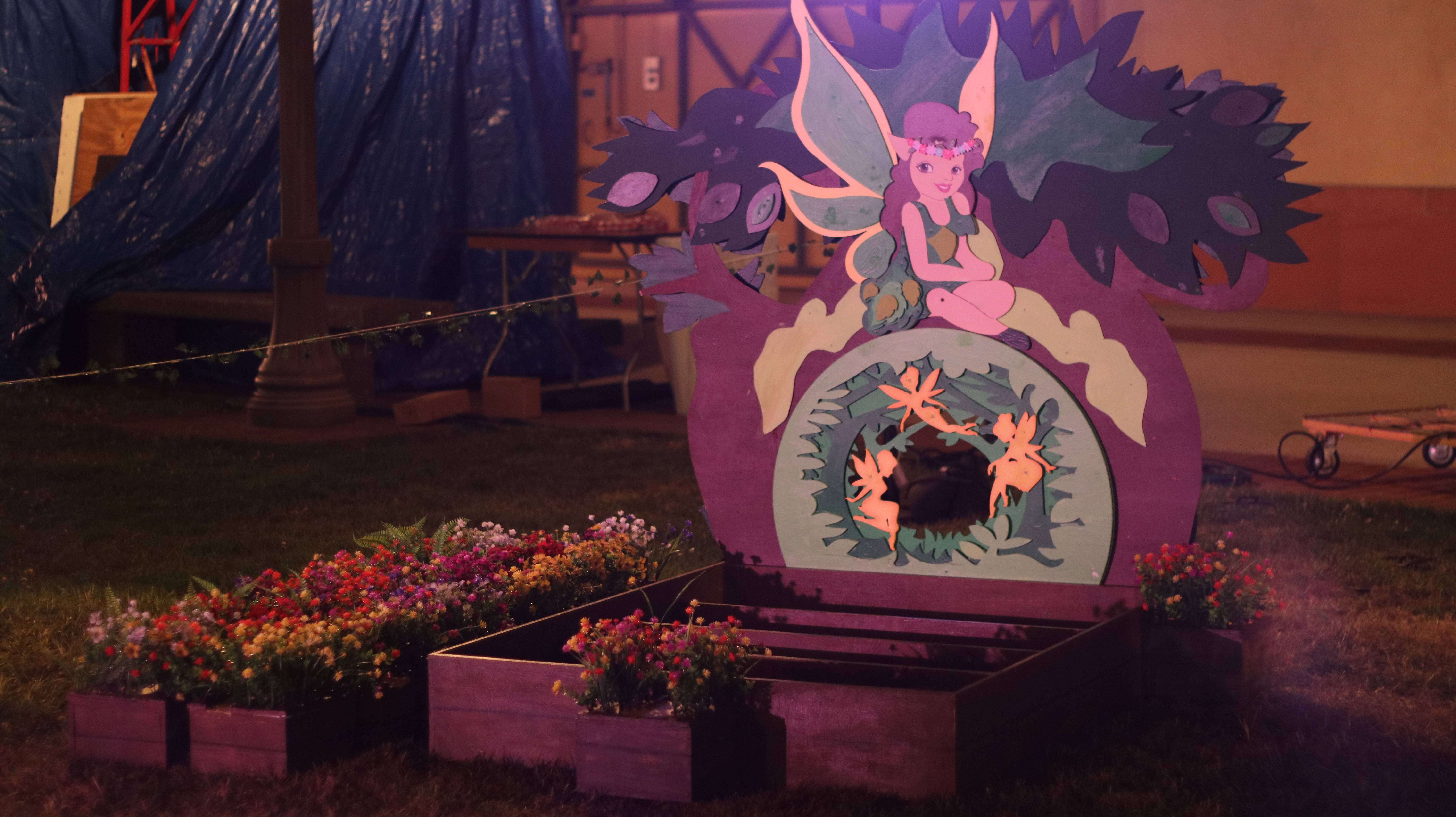 Fairy Fairways - Purple fairy portal hole with flower beds