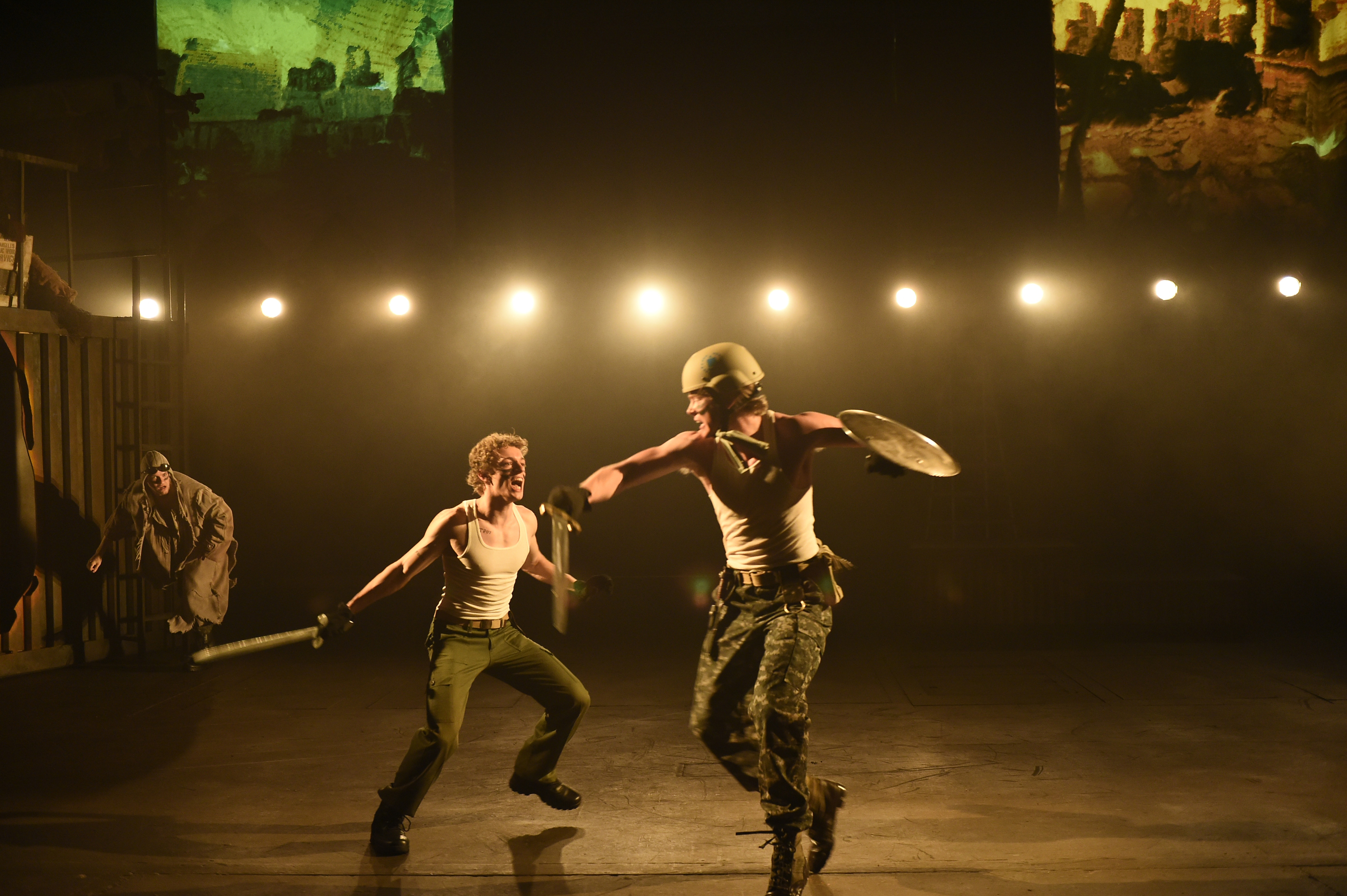Troilus and Cressida - Combat with green war projections